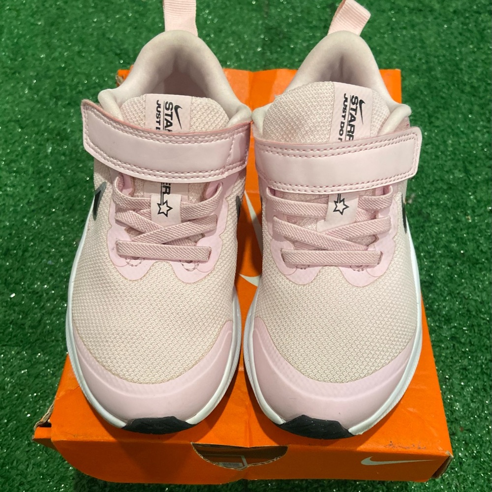 Nike sneakers (kids)